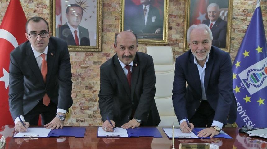 Her okula bir sokak hayvanı