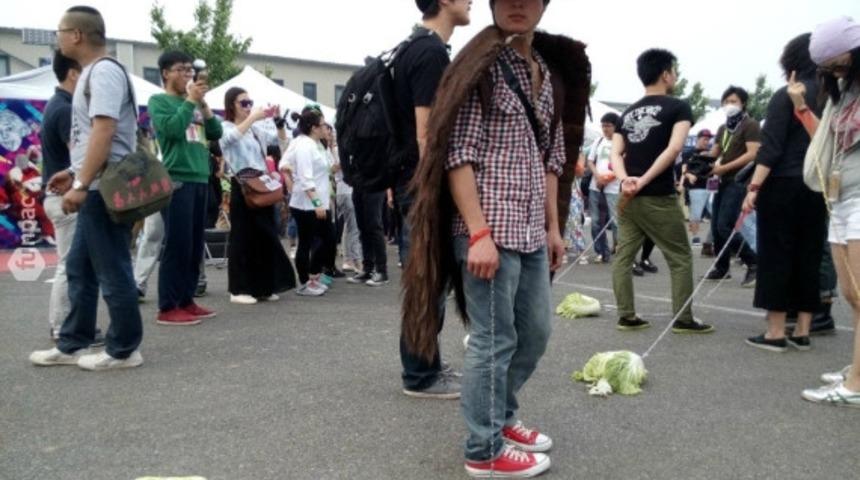 B&ouml;yle Adet mi Olur Dedirten Serilerden: Lahana Gezdirmece (4 Fotoğraf)