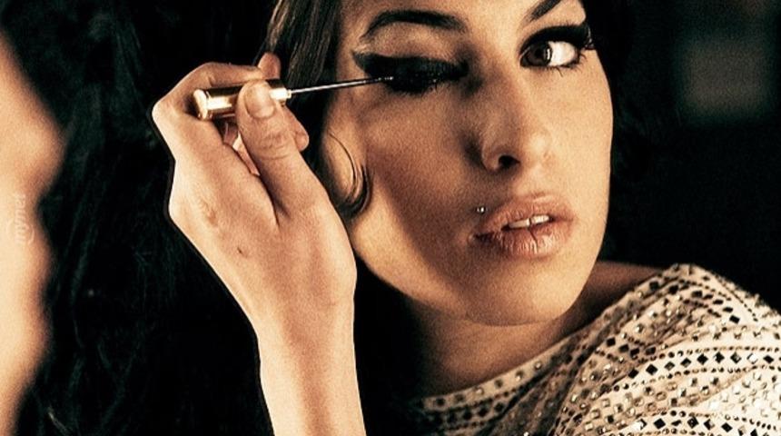 Amy Winehouse Doğum G&uuml;n&uuml;nde &Ouml;l&uuml;ms&uuml;zleşecek!