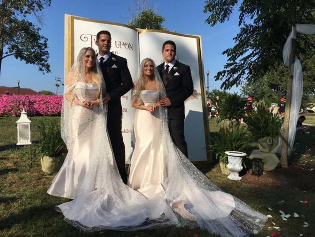 Tek yumurta ikizleri g&ouml;renleri şaşkına &ccedil;evirdi 