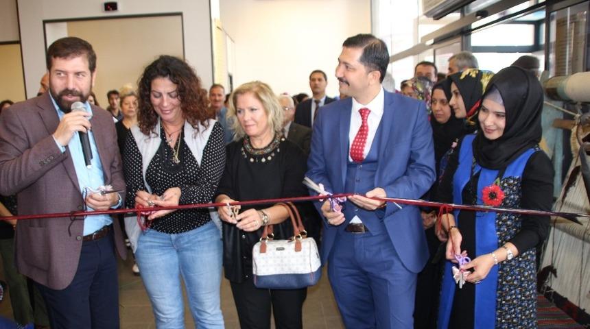 Sındırgı&rsquo;da Yaşama dokunan &uuml;r&uuml;nler sergileniyor