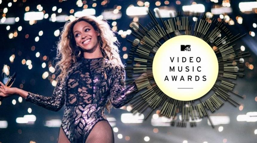 19 Muhteşem Gif'le MTV M&uuml;zik &Ouml;d&uuml;lleri Dosyası ve Kal&ccedil;a Şov!