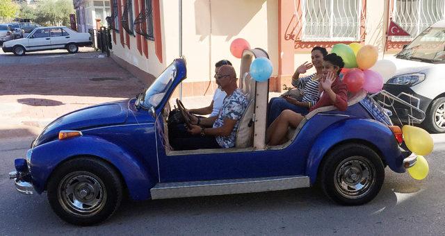 Havva Nur kanseri yendi, üstü açık araçla şehir turu yaptı