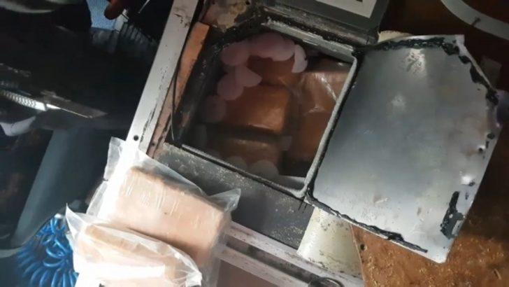 Yolcu otobüsünden eroin fışkırdı! G4