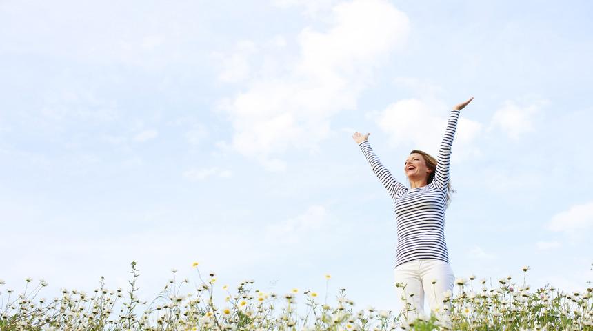 Negatif d&uuml;ş&uuml;nceden uzak durun, menopoz d&ouml;nemini zorlaştırmayın 