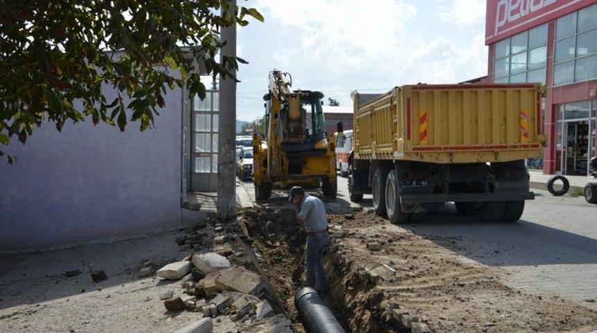 Yağmur suyu kanalı &ccedil;alışmaları