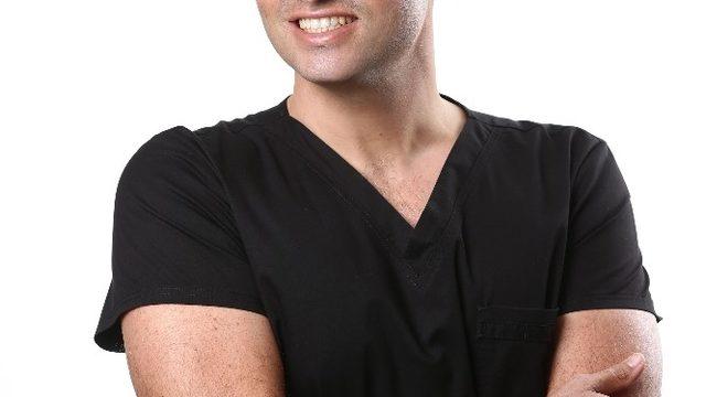 Zirkonyum dişler ile tamamen doğal görünüm