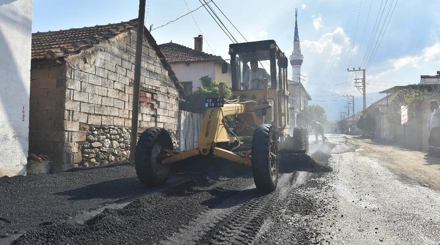 Salihli’de kırsal mahalle yolları asfaltlanıyor