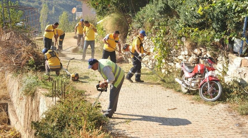 Aydın B&uuml;y&uuml;kşehir &Ccedil;obanlar Mahallesinde &ccedil;evre temizliği yaptı