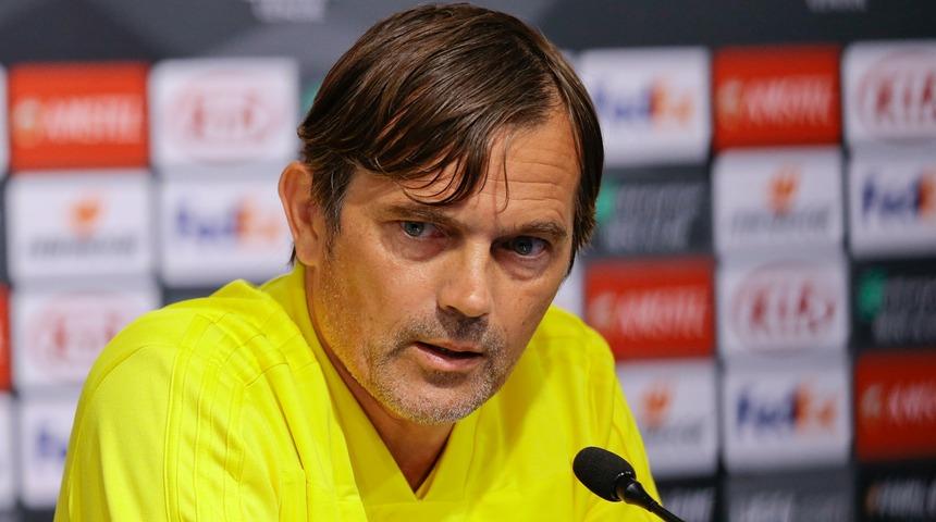 Fenerbah&ccedil;e'de Phillip Cocu'nun yeni taktiği: 2-4-2-2