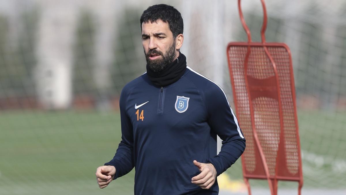 Başakşehir'de Arda Turan'la yollar ayrıldı