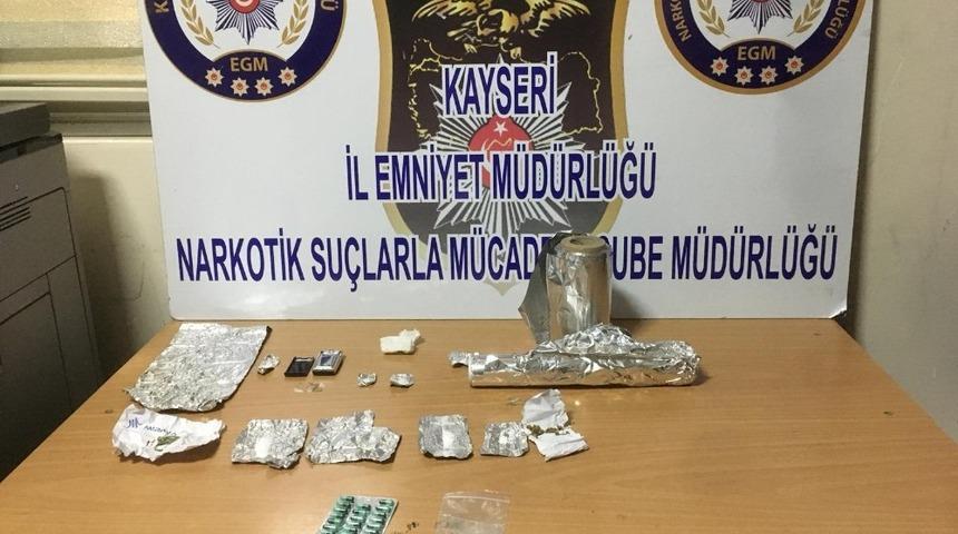 Uyuşturucu ticareti yapanlara g&ouml;zaltı