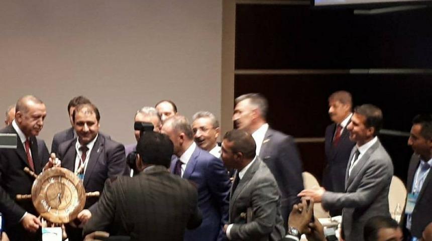 AK Parti Bah&ccedil;esaray İl&ccedil;e Başkanı Sabırlı&rsquo;dan Cumhurbaşkanı Erdoğan&rsquo;a anlamlı hediye