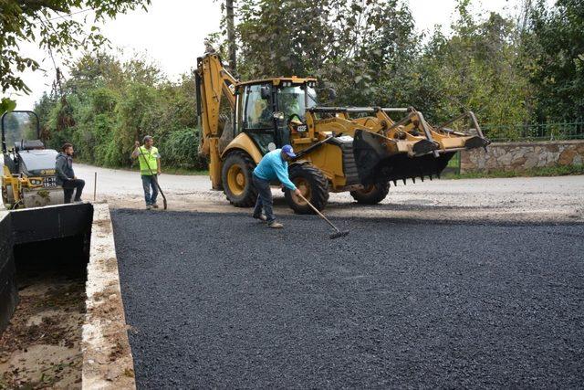 Kartepe’de yol çalışmaları sürüyor