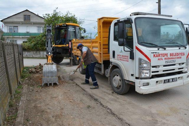 Kartepe’de yol çalışmaları sürüyor