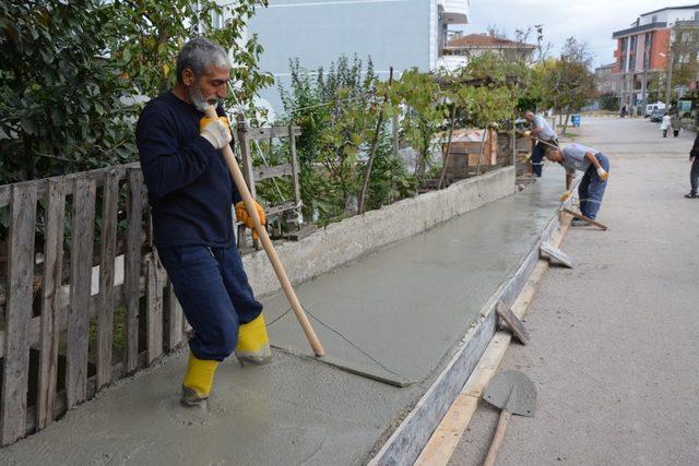 Kartepe’de yol çalışmaları sürüyor