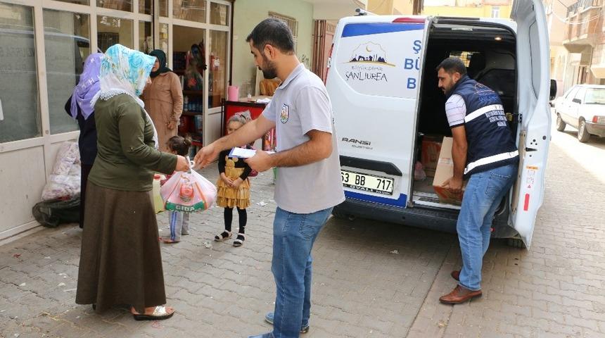 Belediyenin yetiştirdiği meyveler dar gelirli ailelere dağıtıldı