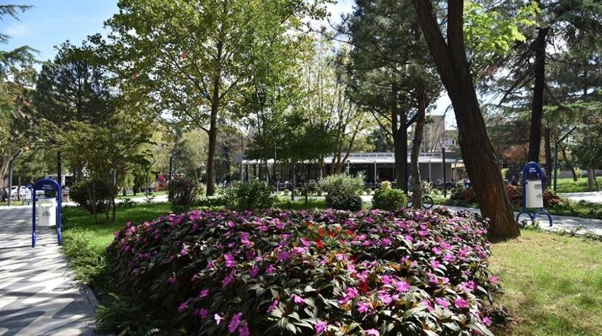 &Ccedil;orlu Belediyesi tarafından yaptırılan Park Kafe vatandaşlardan tam not aldı