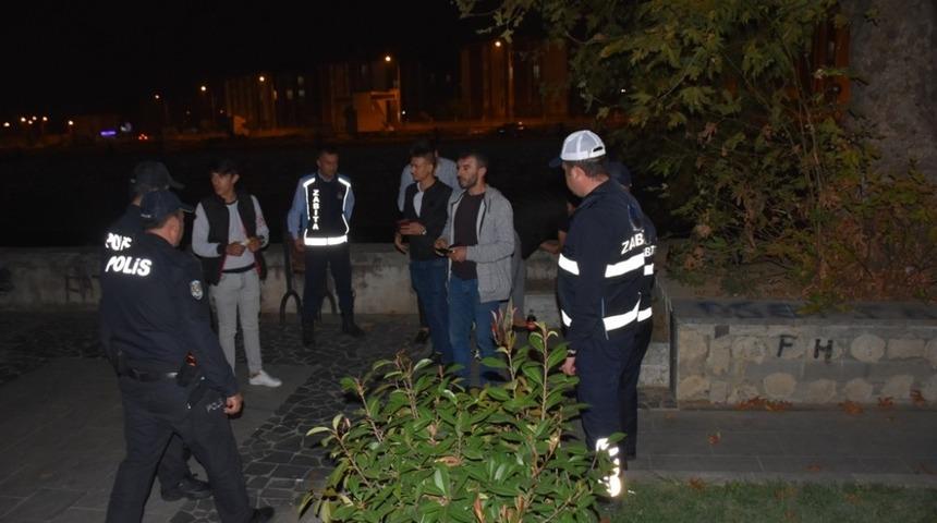 Zabıta ve emniyet ekipleri huzur operasyonu d&uuml;zenledi