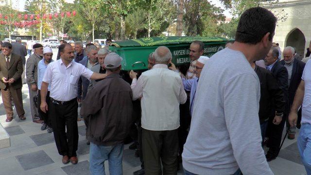 Kolonyacı Çöplüoğlu yaşamını yitirdi