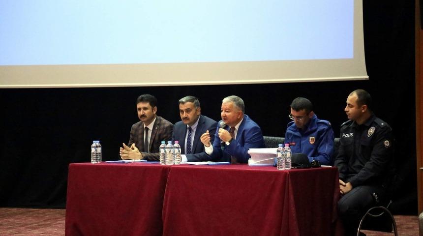 Develi&rsquo;de servis şof&ouml;rlerine eğitim semineri verildi