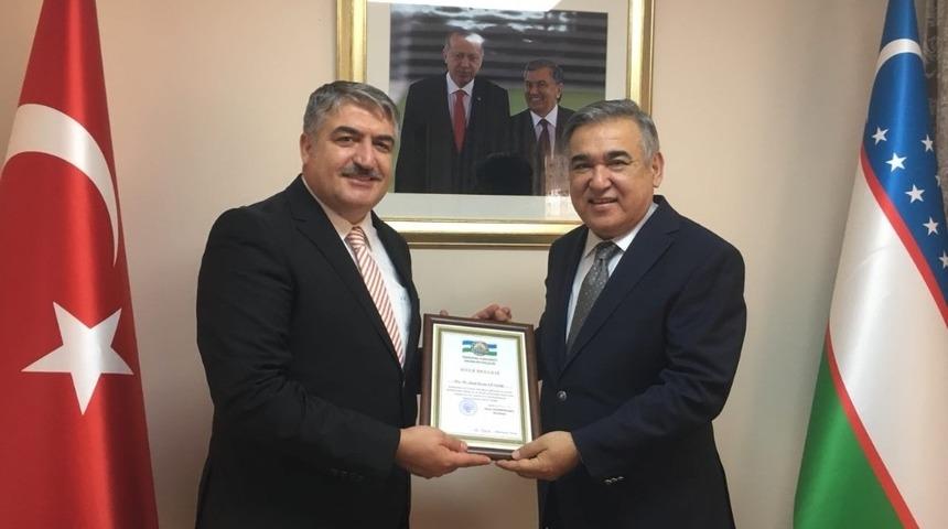 Akademisyenlerden Buhara &ccedil;ıkarması