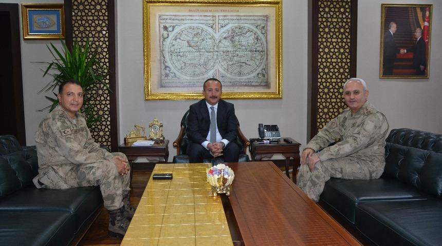 T&uuml;mgeneral Fuat G&uuml;ney Vali Ali Fuat Atik&rsquo;i ziyaret etti