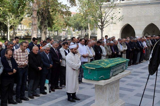 Orgeneral Hulusi Akar Camii’nde cenazelerin kaldırılmasına başlandı