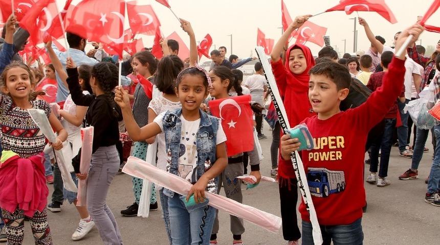 450 minik &ccedil;ocuk, u&ccedil;urtma şenliği&rsquo;nde buluştu