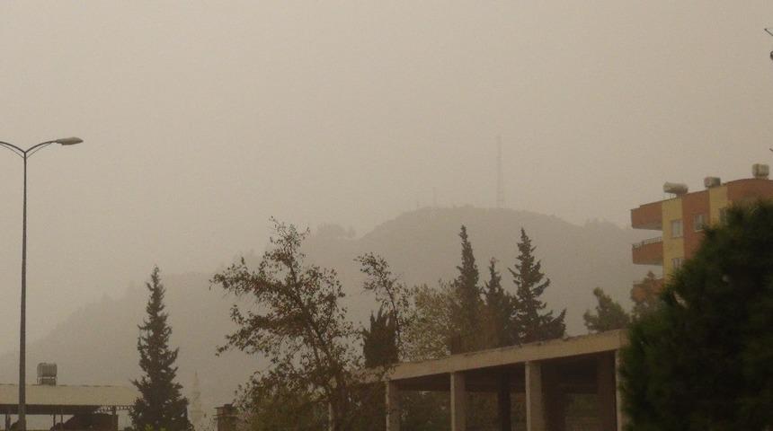 Toz bulutu İslahiye’de de hayat felç etti