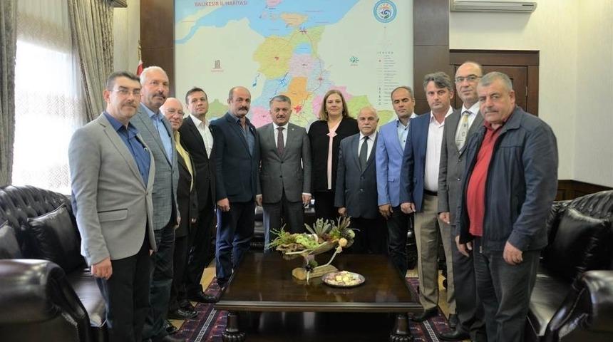 İspanya’dan dönen muhtarlar Vali Yazıcı’yı ziyaret etti