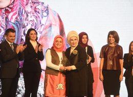 Emine Erdoğan: Milletimizin yüksek hedeflere ulaşmasında kadınlara aktif roller düşüyor