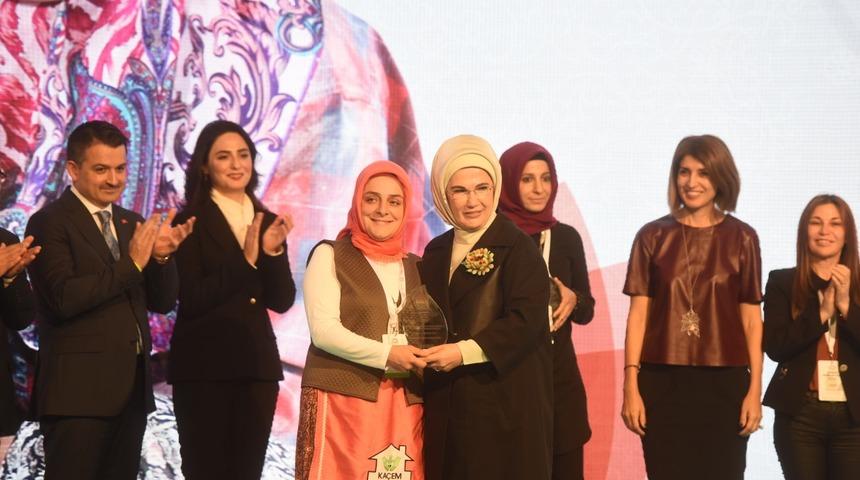 Emine Erdoğan: Milletimizin yüksek hedeflere ulaşmasında kadınlara aktif roller düşüyor