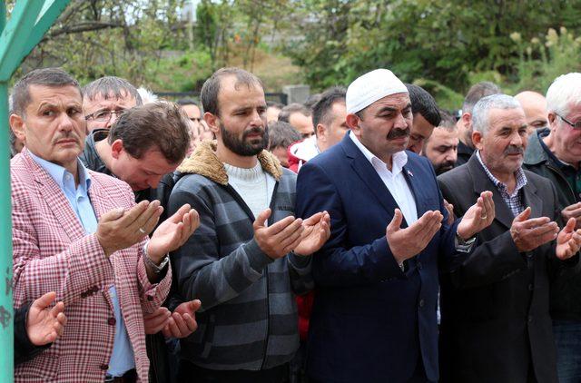 Kalp krizinden ölen kameraman Ercan Akbıyık, gözyaşlarıyla uğurlandı