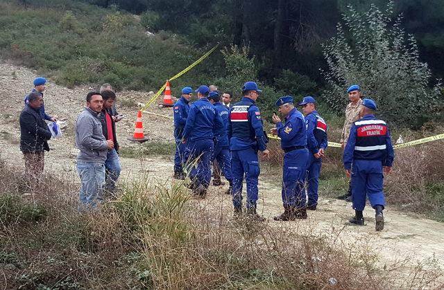 Bıçaklayıp yol kenarına attılar; Erkek öldü, kadın ağır yaralı