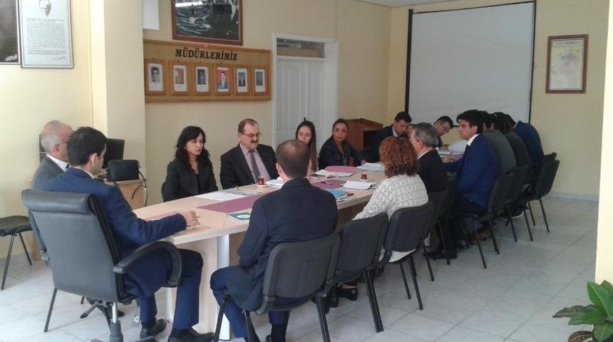 Kaymakam Alpaslan, Okul M&uuml;d&uuml;rleriyle buluştu