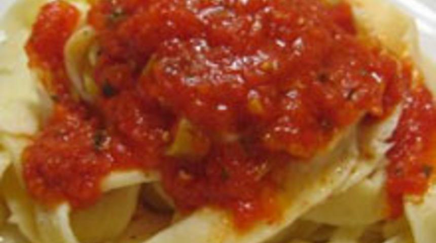 Domates Soslu Makarna