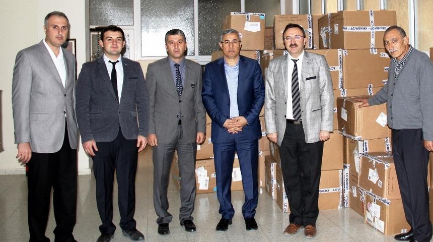 Darende&rsquo;de &ouml;ğrencilere giyecek yardımı