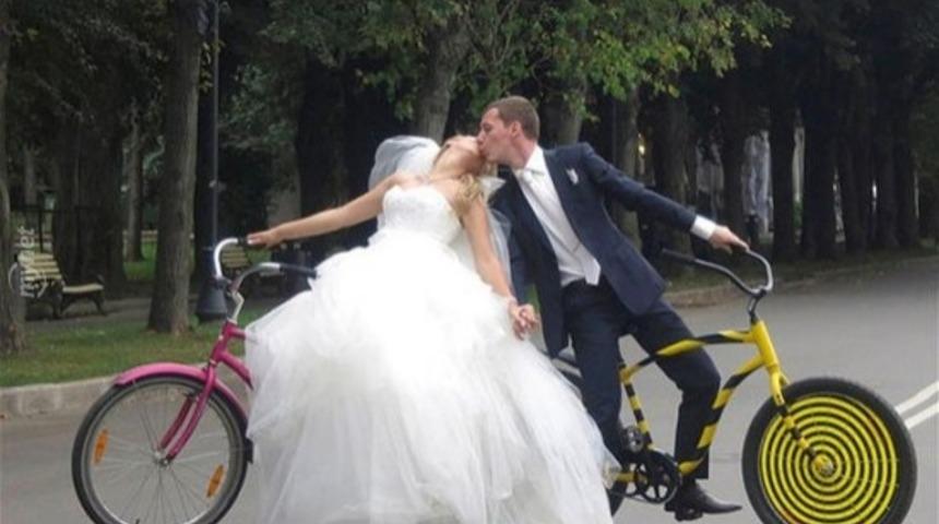 Ne İ&ccedil;tilerse Aynısından İsteyeceğiniz En Abs&uuml;rd 25 D&uuml;ğ&uuml;n Fotoğrafı!