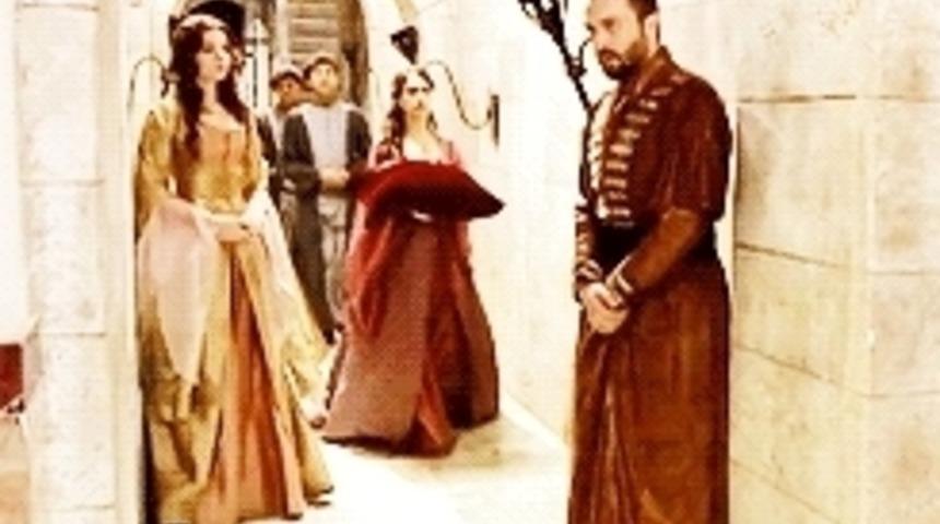 Pargalı &Ouml;lmedi Taksim'de Geziniyor!