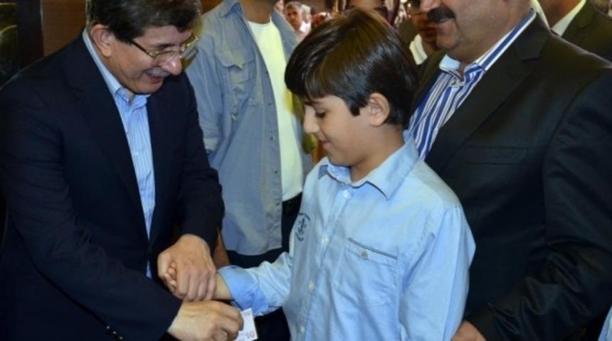 Bayramlarda Başımıza Gelmesi Olası Olan 8 Tatlı Olay