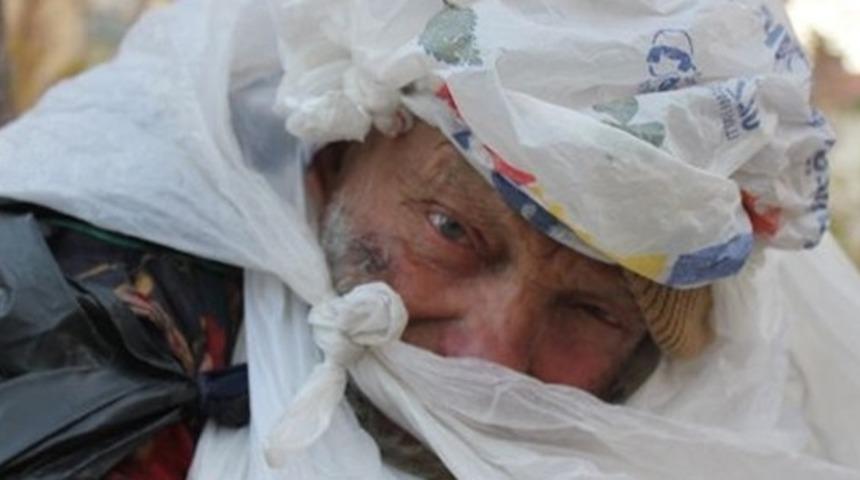 Sokaklarda Yaşayan Poşetli Dede Trilyoner &Ccedil;ıktı!