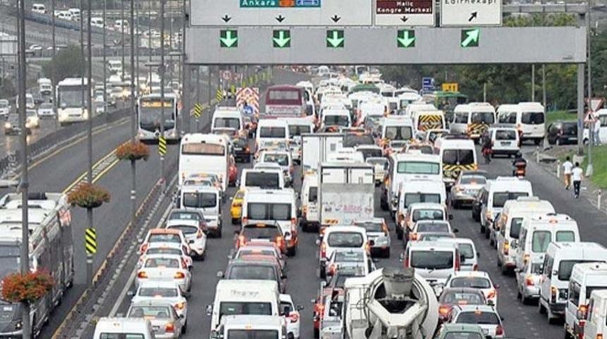 Okullar A&ccedil;ıldı, Trafik Kaosu Başladı