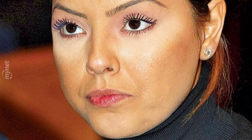 Evi &Uuml;zerine mi Giyecek? Ebru G&uuml;ndeş'ten Ev Fiyatına Kışlık Alışveriş!