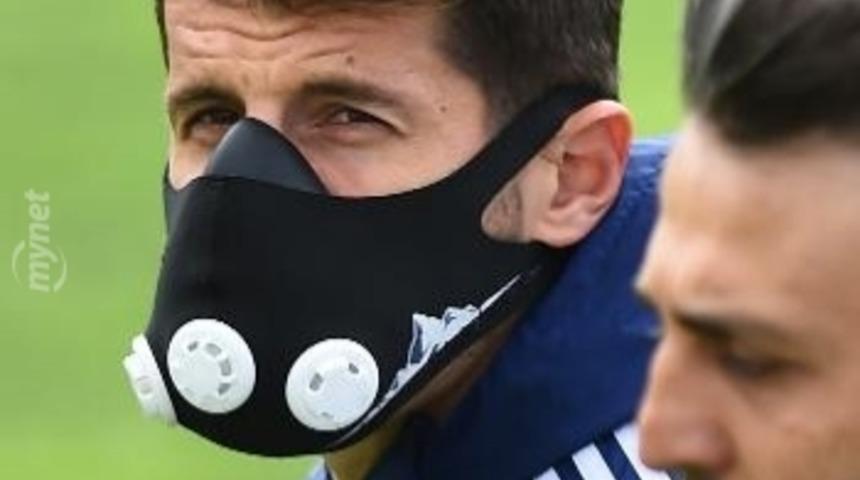 Emre Bel&ouml;zoğlu ve Maskesi Hakkında Bilmeniz Gereken 5 Şey