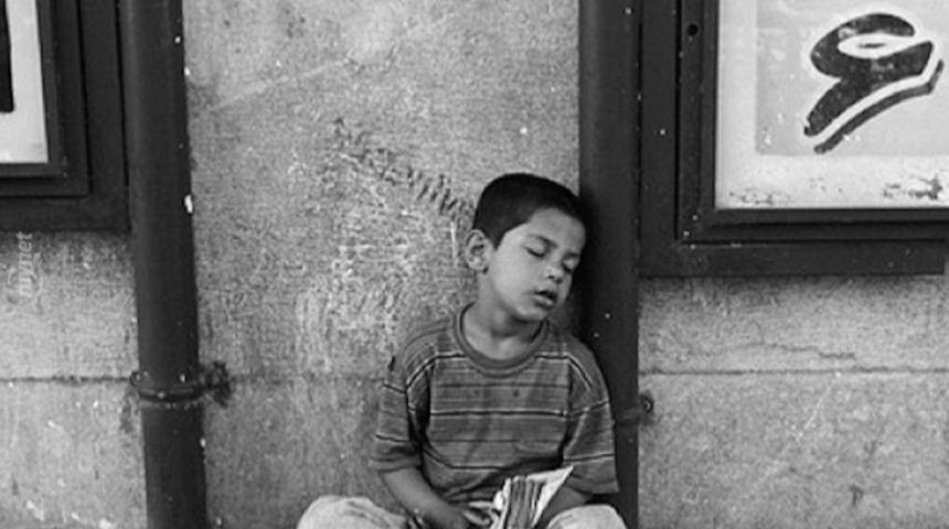 Instagram'da Sınıf Mücadelesi! Tahran'ın Fakir Çocukları, Zengin Çocuklarına Karşı!