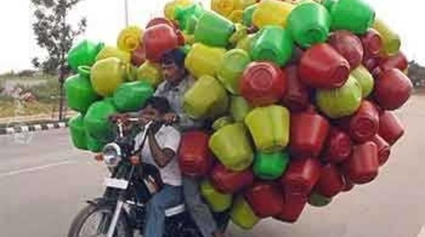 Akıl Fikir Dileriz... Birbirinden Tehlikeli 16 Motor S&uuml;r&uuml;ş Tekniği!