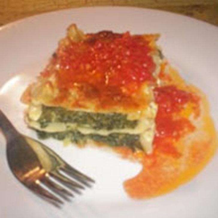 Domates Soslu Pazılı Lazanya