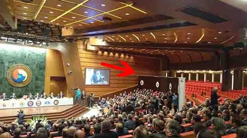 Başbakan Davutoğlu'nun Konuşmasında Salon Boş Kalınca Platform Devreye Girdi 