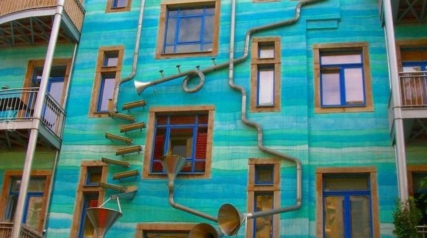 Bu Binalar G&ouml;kkuşağını Bile Kıskandırır!